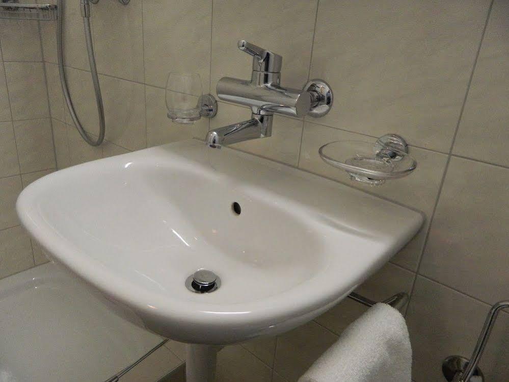 Rent A Delsbergerallee - Self Check-in * Basilea